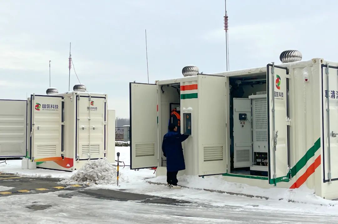 China Deploys World's First Hydrogen Fuel Cell System at Antarctic Station